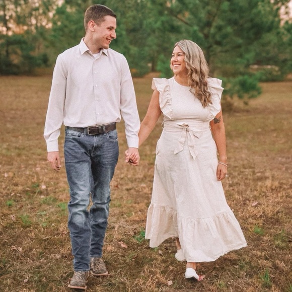 BUCKETLIST Dresses & Skirts - Ruffle Maxi Dress w/ Pockets!!